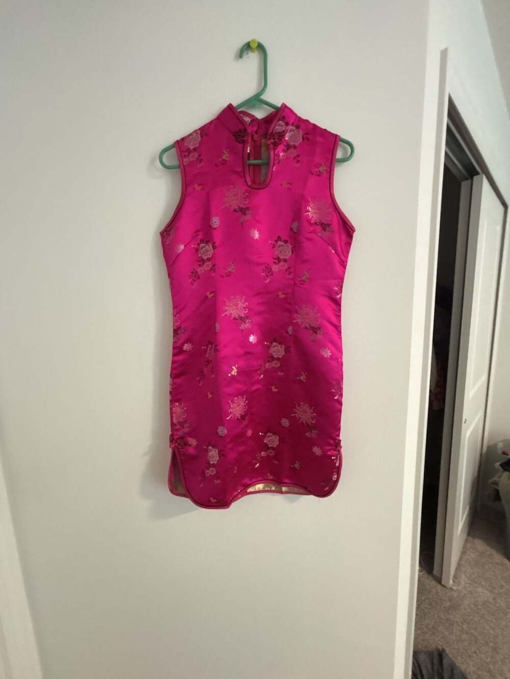Vintage Sleeveless Floral Satin Cheongsam Qipao Dress